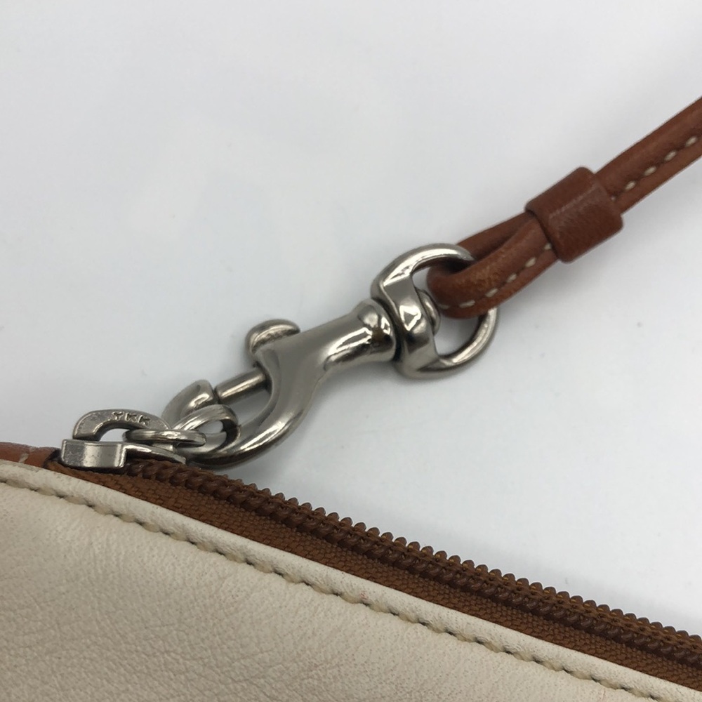 COACH White Saddle Leather Wristlet Buckle Flap Clutch. VTG - Picture 8 of 16